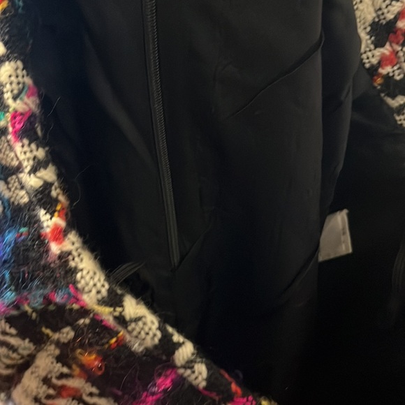 Vintage Below The Knee Plaid Wool Skirt with Pockets by Liz Claiborne/ Size 12 - Picture 8 of 9